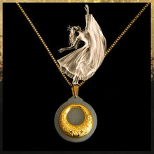Lady Moon Necklace